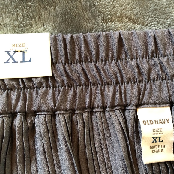 🐚NWT Old Navy Grey Pleated Maxi Skirt🐚 - Picture 3 of 7